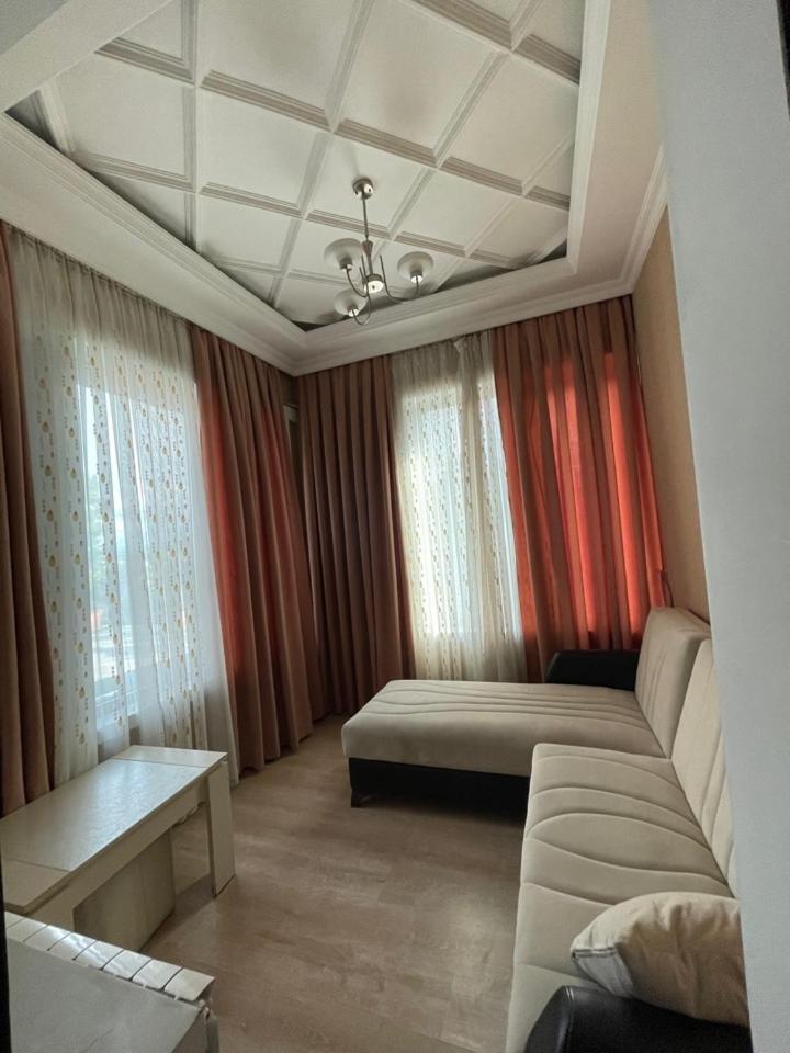 Lux Palace Hotel Kutaisi Exterior foto