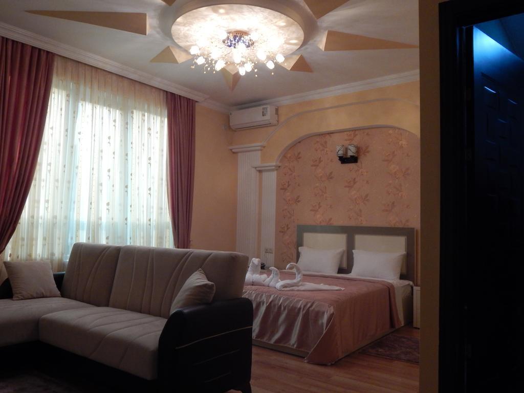Lux Palace Hotel Kutaisi Habitación foto